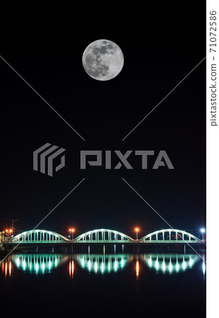 Full moon and Sanka Bridge Full moon and Sanka Bridge 71072586