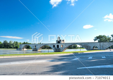 Avignon Bridge Avignon Bridge 71074011