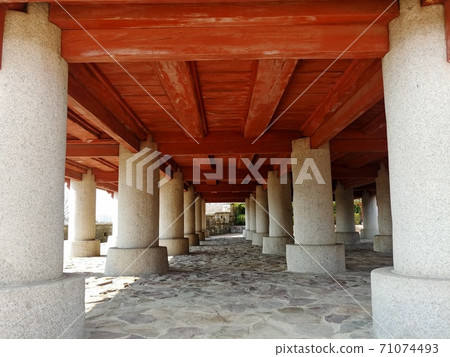 The beauty of the pillars of Jinjuseong Chokseokru The beauty of the pillars of Jinjuseong Chokseokru 71074493