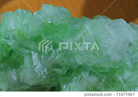 salt natural mineral texture 71075967