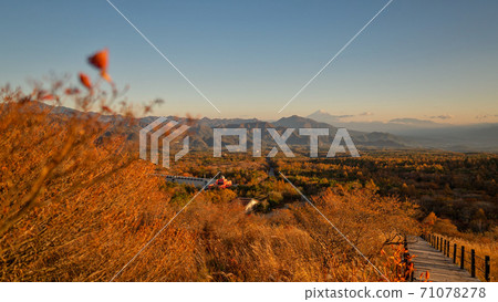 從清里高原看的秋葉風景 從清里高原看的秋葉風景 71078278