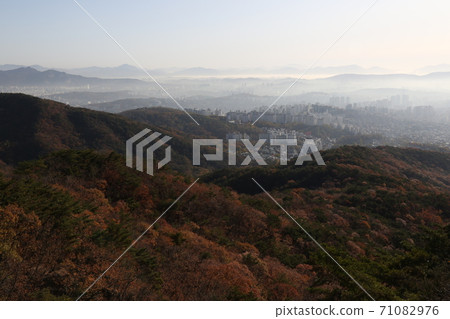 北漢山國家公園秋葉。 北漢山國家公園秋葉。 71082976