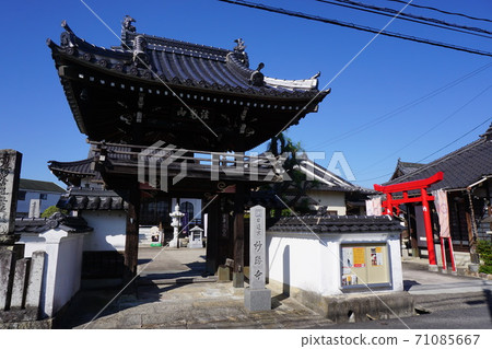 Nichiren sect temple "Myokatsuji" built in Nishiteramachi, Tsuyama, a castle town Nichiren sect temple "Myokatsuji" built in Nishiteramachi, Tsuyama, a castle town 71085667