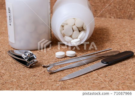 割爪,保健,片劑,燕子,刨花,鑷子,藥品,藥品,衛生,刷牙 割爪,保健,片劑,燕子,刨花,鑷子,藥品,藥品,衛生,刷牙 71087966