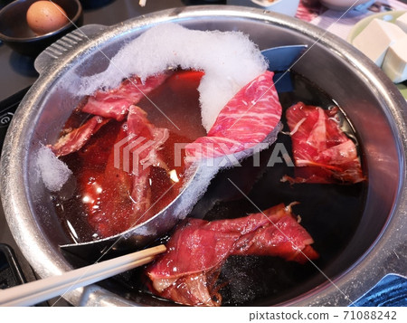 Japanese shabu hot pot style with chopstick Japanese shabu hot pot style with chopstick 71088242
