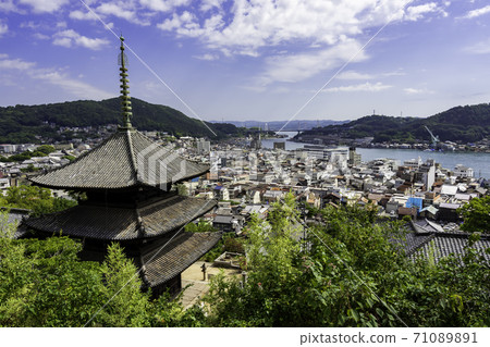 Tenneiji Sanjuto and Onomichi Townscape Onomichi City, Hiroshima Prefecture Tenneiji Sanjuto and Onomichi Townscape Onomichi City, Hiroshima Prefecture 71089891