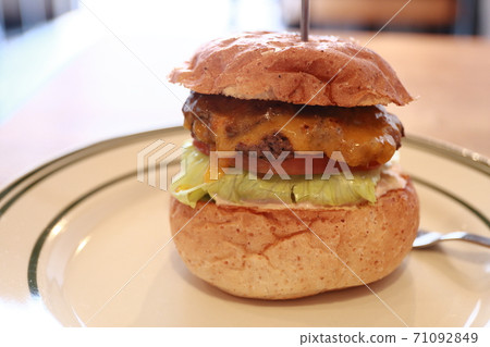 Hamburger on the plate Hamburger on the plate 71092849