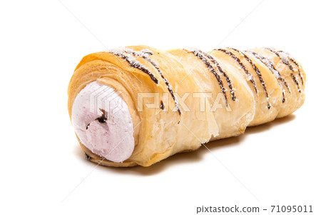 puff rolls with cream isolated puff rolls with cream isolated 71095011