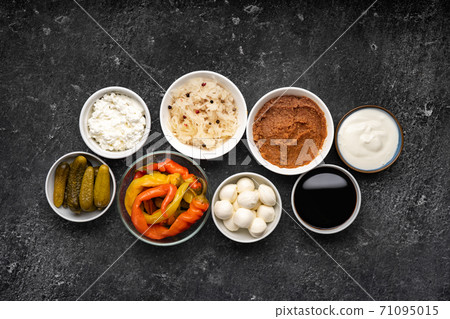 Many plates with fermented foods healthy for immunity and gut Many plates with fermented foods healthy for immunity and gut 71095015