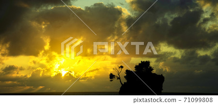Dramatic sunrise over Adriatic - Croatia Dramatic sunrise over Adriatic - Croatia 71099808