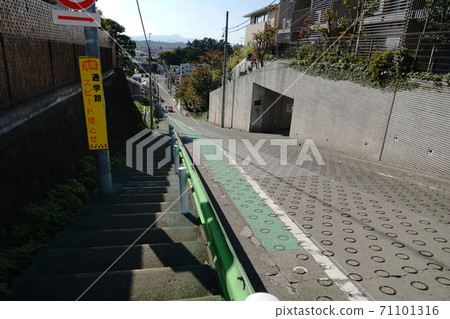 October Setagaya 430 Fujimi-zaka / Okamoto 3-chome slope / Kokubunji cliff line 71101316