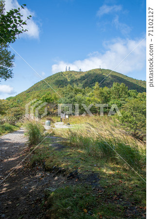 Prefectural Akagi Park, near Onuma Parking Lot, towards Jizodake, Kanto Fureai Road, early autumn scenery 71102127