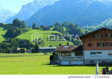 瑞士美麗的自然風光 瑞士美麗的自然風光 71103599