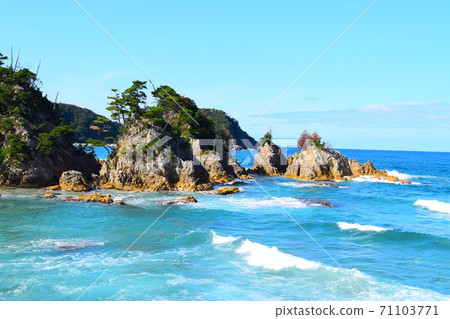 西脅海岸[山陰海岸地質公園] 71103771
