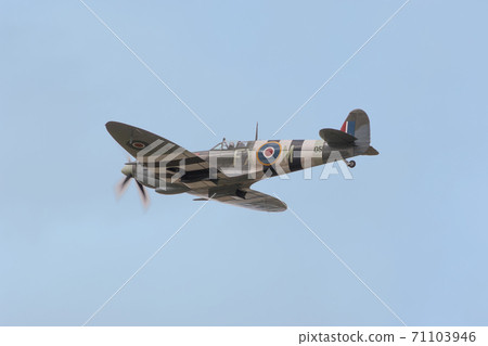 Royal Air Force Spitfire Horizontal Flight Royal Air Force Spitfire Horizontal Flight 71103946