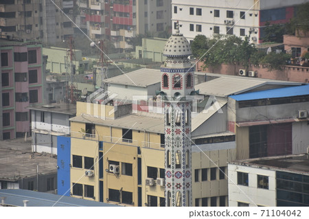 Cityscape around Dhaka Motijheel in Bangladesh Modern condominiums, old buildings and cute mosques 71104042