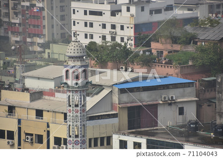 Cityscape around Dhaka Motijheel in Bangladesh Modern condominiums, old buildings and cute mosques 71104043