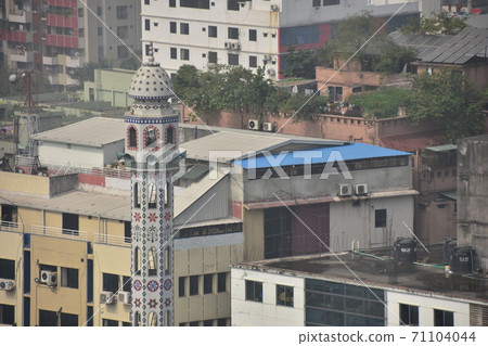 Cityscape around Dhaka Motijheel in Bangladesh Modern condominiums, old buildings and cute mosques Cityscape around Dhaka Motijheel in Bangladesh Modern condominiums, old buildings and cute mosques 71104044