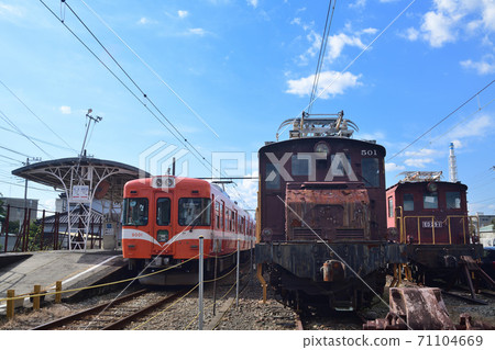 Active vehicles and retired electric locomotives lined up in Gakunan Fujioka Active vehicles and retired electric locomotives lined up in Gakunan Fujioka 71104669