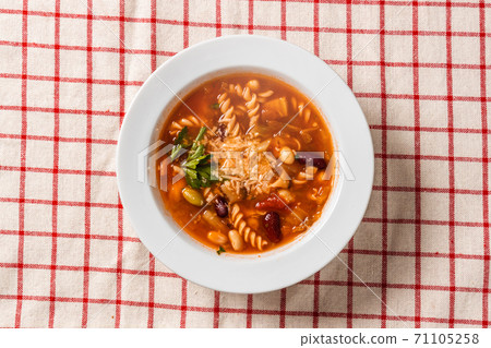 意大利扭曲麵食蔬菜湯 71105258