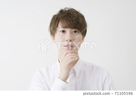 Male portrait 71105598