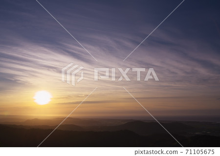 《鳥取縣》石山博智觀景台的日落 《鳥取縣》石山博智觀景台的日落 71105675