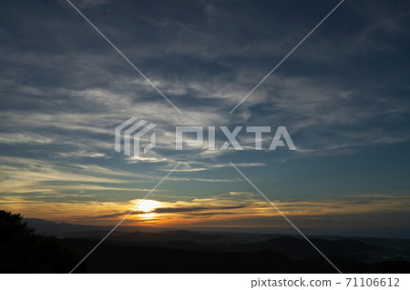 《鳥取縣》石山博智觀景台的日落 《鳥取縣》石山博智觀景台的日落 71106612