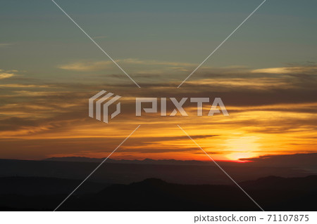 《鳥取縣》石山博智觀景台的日落 《鳥取縣》石山博智觀景台的日落 71107875