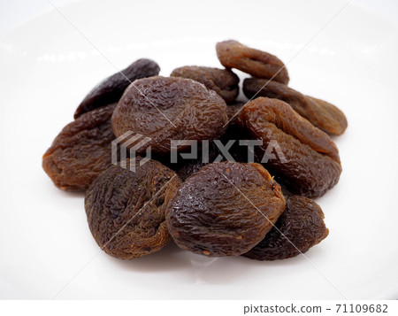 杏乾白色背景 杏乾白色背景 71109682