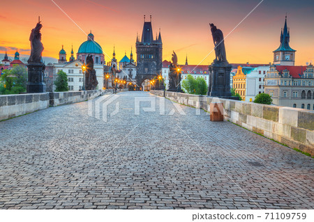Amazing medieval stone Charles bridge with statues, Prague, Czech Republic 71109759