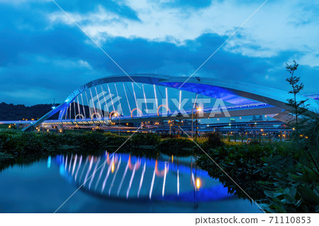 Night view of the Yangguang Bridge at Xindian District 71110853