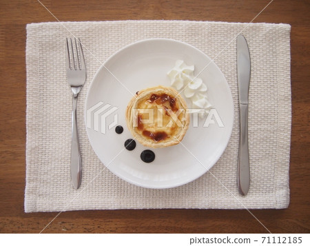 Dessert egg tart 71112185