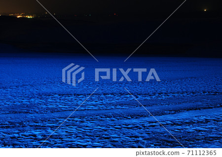 Tottori Four seasons walk winter Tottori sand dunes 71112365