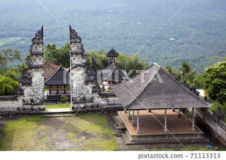 Temple Pura Lempuyang. Bali. Indonesia.. 71113313