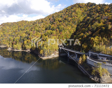 Lake Sapporo in autumn (aerial view) Lake Sapporo in autumn (aerial view) 71113472
