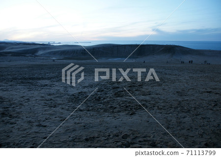 Tottori Four seasons walk winter Tottori sand dunes 71113799