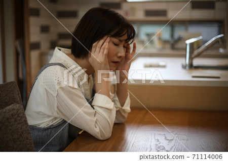 一個女人厭倦了做家務 一個女人厭倦了做家務 71114006