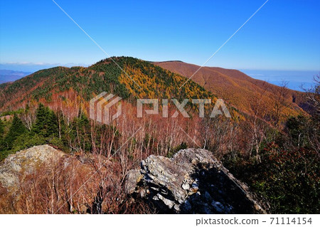 Mt. Shiroishi, the Japanese name for the autumn leaves from the mountain trail Mt. Shiroishi, the Japanese name for the autumn leaves from the mountain trail 71114154