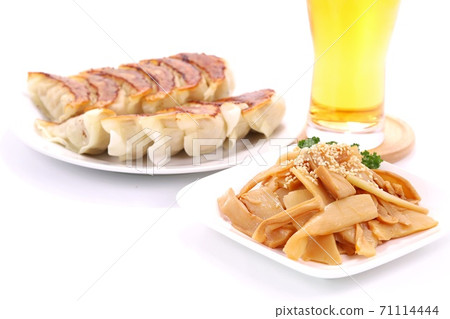 Menma and dumplings beer is good white background Menma and dumplings beer is good white background 71114444