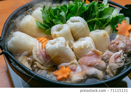 Akita's local cuisine Kiritanpo hotpot 71115131