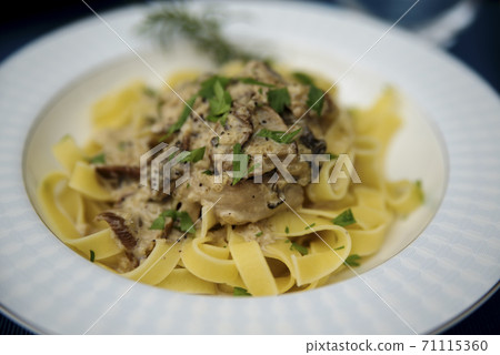 牛肝菌蘑菇奶油醬Talia Terre 牛肝菌蘑菇奶油醬Talia Terre 71115360