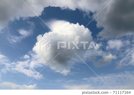 <愛沙尼亞>塔林夏天的雲 <愛沙尼亞>塔林夏天的雲 71117164