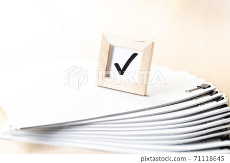 Image of checking documents 71118645