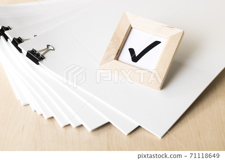 Image of checking documents 71118649