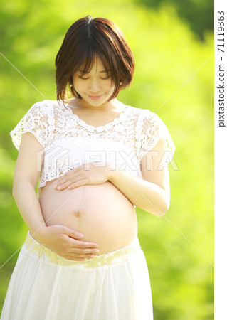 年輕孕婦 71119363