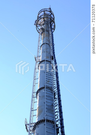 Mobile base station tower 71120378
