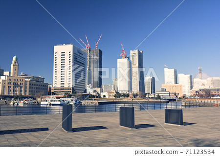 Yokohama Yokohama 71123534