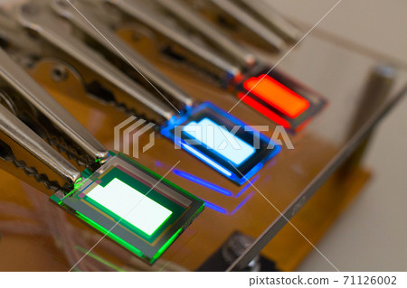 Checking turn on small RGB oled display on a probe station 71126002