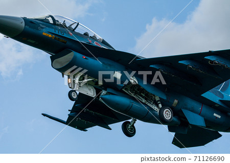F-2戰鬥機低空著陸 F-2戰鬥機低空著陸 71126690