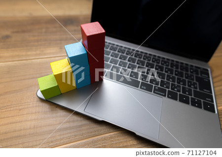  Business image 71127104